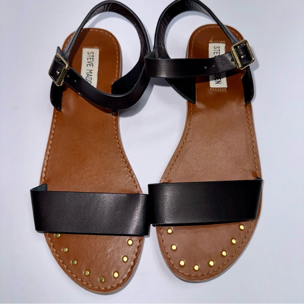NWOB Steve Madden Rivvall Studded Black Ankle Strap Sandals